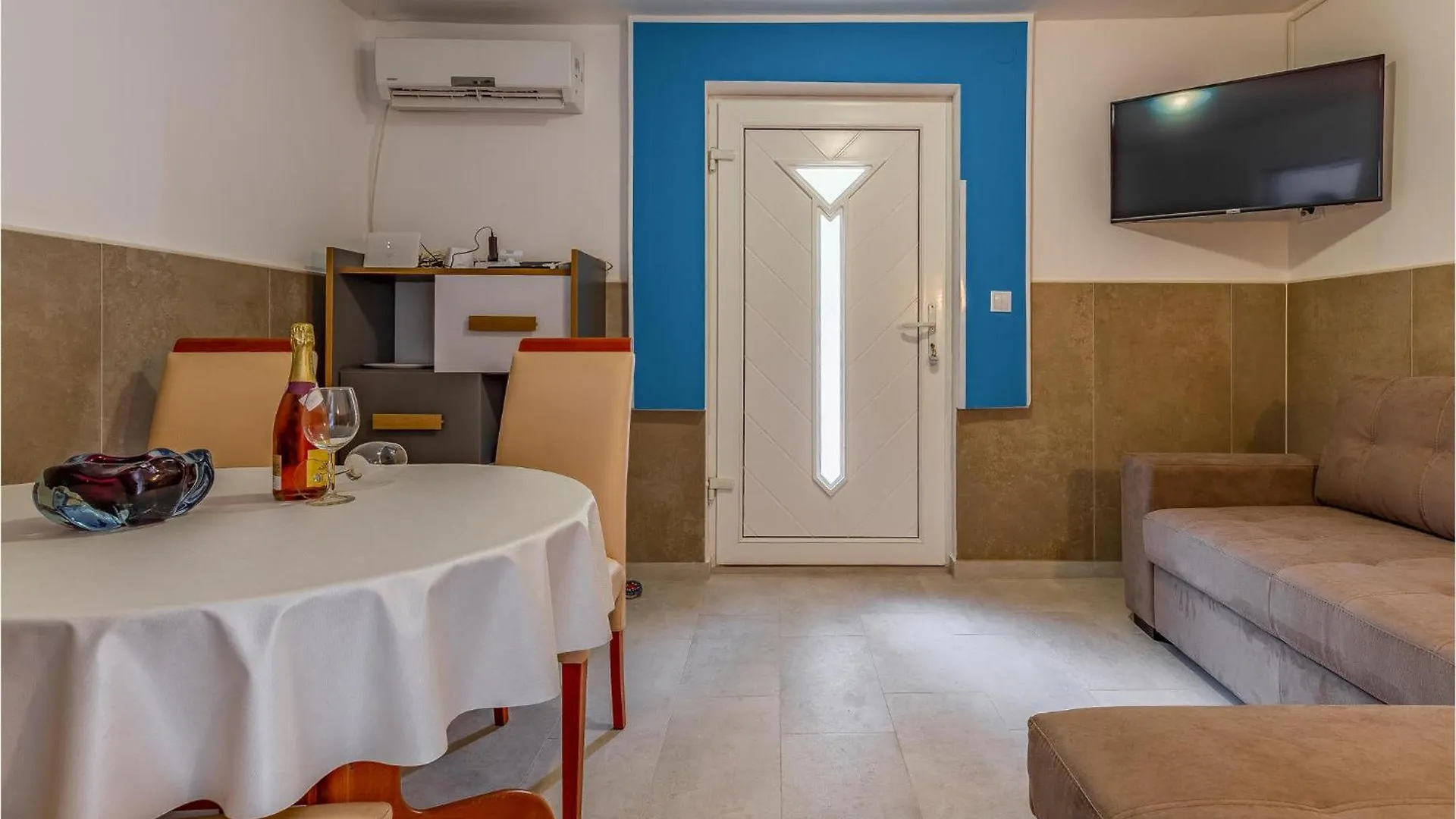 1 Bedroom Gorgeous Apartment In Banjole